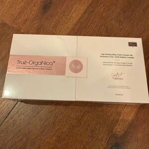 True & Co. Age Defying Lifting Cream - Pink and White